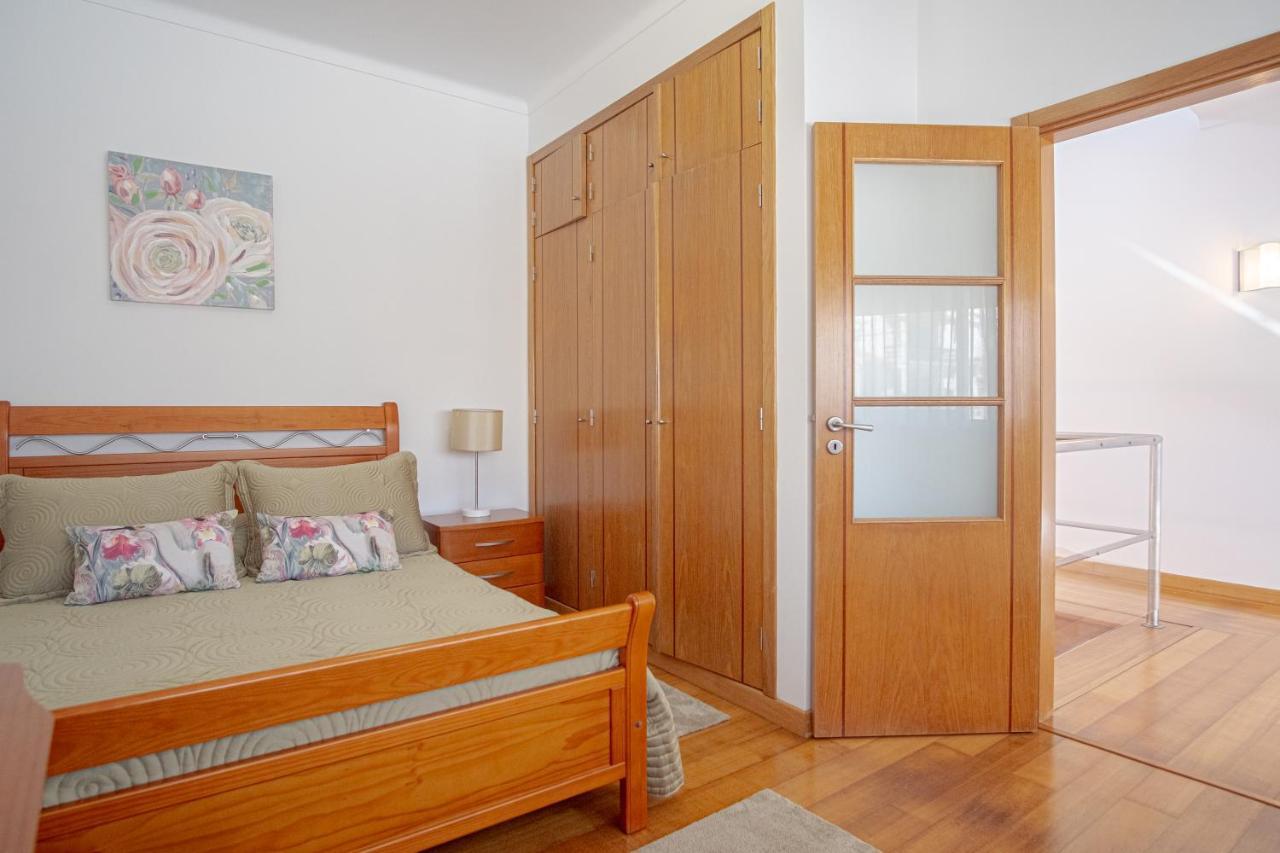 8 Rodrigues Family House - Villa With Patio Nazaré Zewnętrze zdjęcie