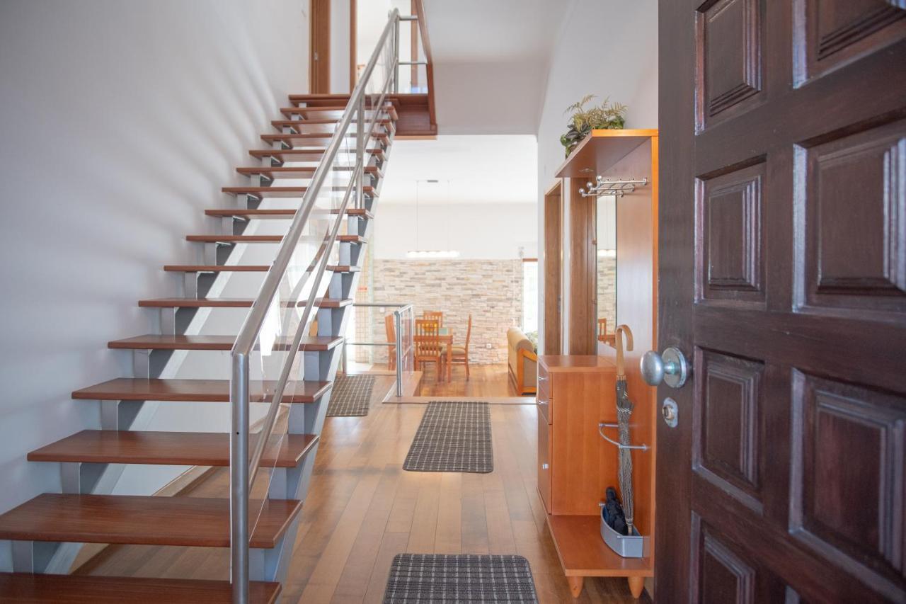 8 Rodrigues Family House - Villa With Patio Nazaré Zewnętrze zdjęcie