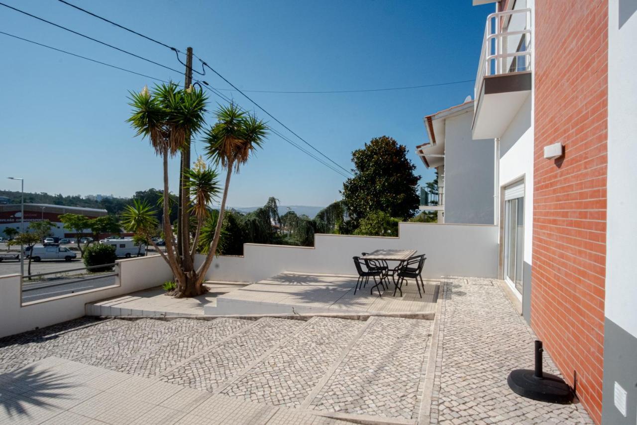 8 Rodrigues Family House - Villa With Patio Nazaré Zewnętrze zdjęcie