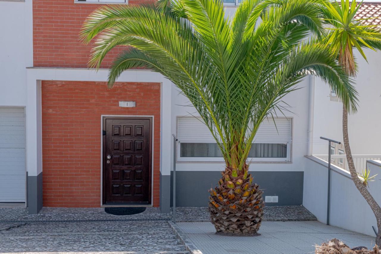8 Rodrigues Family House - Villa With Patio Nazaré Zewnętrze zdjęcie