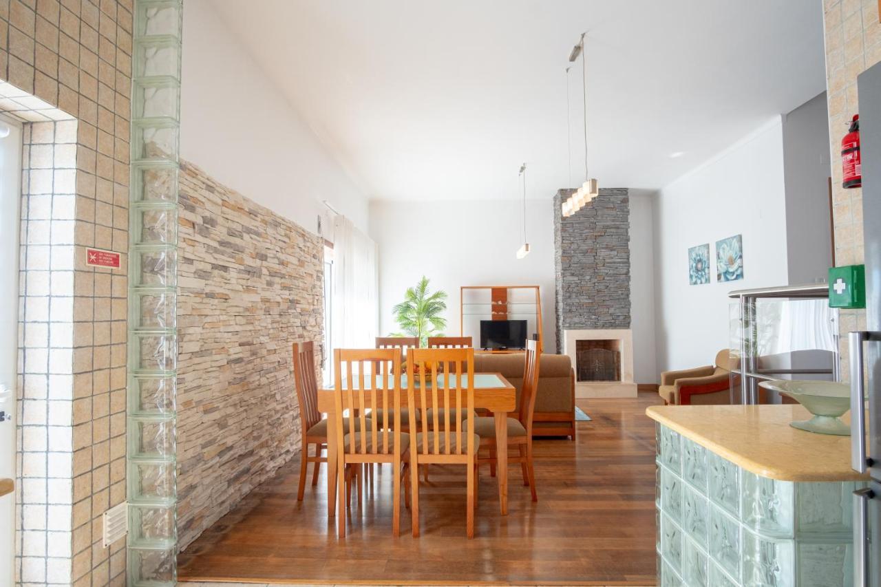 8 Rodrigues Family House - Villa With Patio Nazaré Zewnętrze zdjęcie